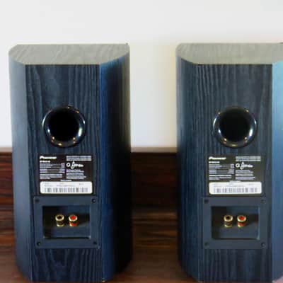 Pioneer SP-BS22-LR 2-Way Bookshelf Speakers by Andrew Jones image 7
