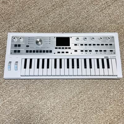 Korg microKORG 2 MK-2 MWH Limited edition color with Soft Case