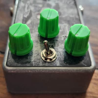 NEW! Hunter Pedals Punks Not Dead Suhr Riot Clone 2026 Canada image 7