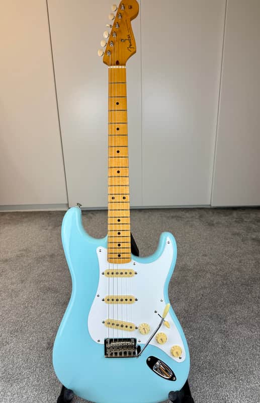 Fender Vintera '50s Stratocaster Modified - Daphne Blue