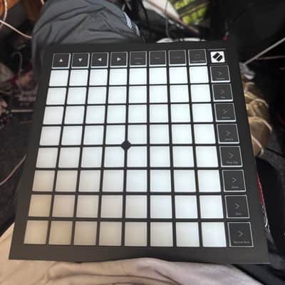Novation Launchpad X Pad Controller 2019 - Present - Black image 2