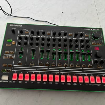 Roland AIRA TR-8 Rhythm Performer Drum Machine 2014 - Present - Black