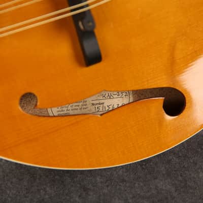 Kentucky KM-252 Deluxe A-Style Mandolin - Natural - 2nd Hand image 14