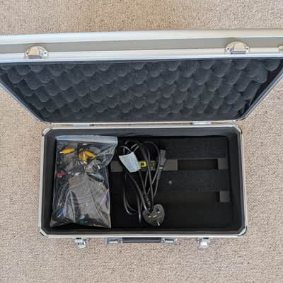 Pedaltrain Metro 16 with True tone CS6 Power Supply and Tour Case image 2