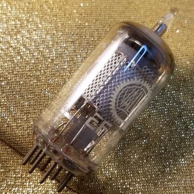 Amperex F Bugle Boy EF86 tNOS AT1000 TESTED Vacuum Tube La Radiotechnique Suresnes Bugle Boy 6267 pentode 1960-1972 image 7