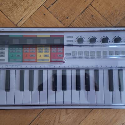 Arturia KeyStep Pro 37-Key MIDI Controller 2020 - 2021 - White image 1