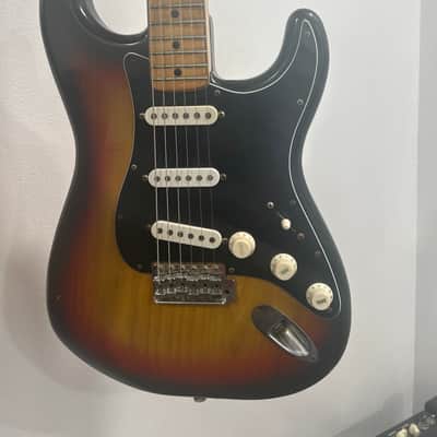 1975 Fender Stratocaster with 3-Bolt Neck, Rosewood Fretboard 1971 - 1977 - Sunburst image 1