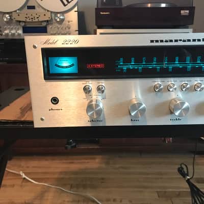 Marantz 2220 AM/FM Stereo Receiver 70’s - Silver image 4