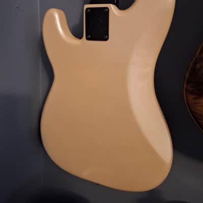 Fender Artist Series Duff McKagan Deluxe Precision Bass with Rosewood Fretboard 2019 - Present - White Pearl image 3