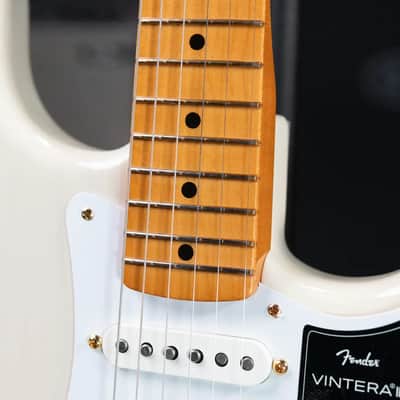 Fender Limited Edition Vintera III Late '50s Stratocaster Electric Guitar - White Blonde with Gig Bag image 8