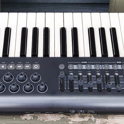 STUDIO SALE! M-Audio Axiom 61 - Key Semi-Weighted USB MIDI Controller image 6