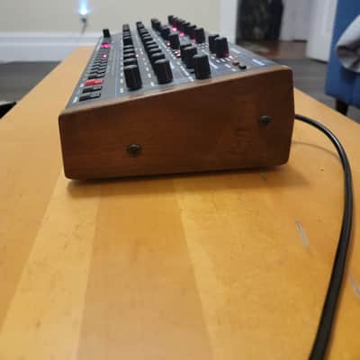Dave Smith Instruments OB-6 Desktop 6-Voice Polyphonic Synthesizer 2017 - Present - Black Bild 3