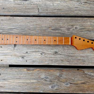 Mustang neck, flamed roasted maple image 2
