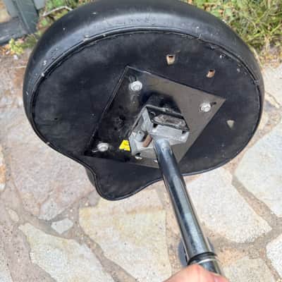 Roc-N-Soc Nitro Drum Throne with Original Saddle - hydraulic image 9
