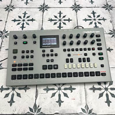Elektron Analog Four MKII 4-Voice Tabletop Analog Synthesizer image 2