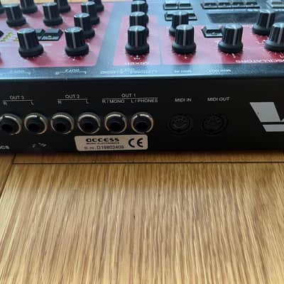 Access Virus A Desktop Digital Synthesizer 1997 - 1999 - Black / Red image 8