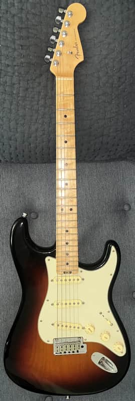 Fender American Elite Stratocaster with Maple Fretboard 2016 - 2019 - 3-Color Sunburst image 1