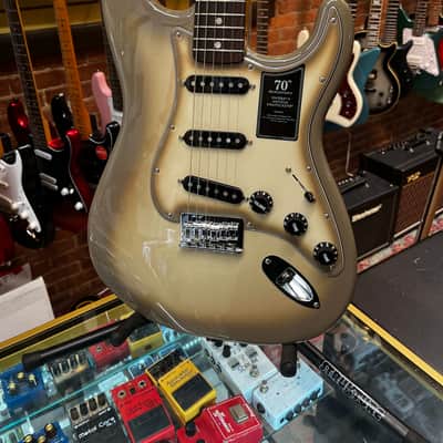 Fender 70th Anniversary Vintera II Antigua Stratocaster image 3