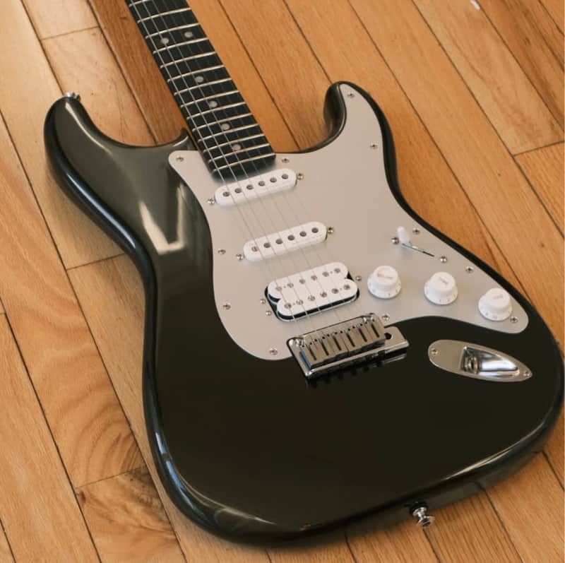 Fender American Ultra II Stratocaster HSS with Ebony Fretboard