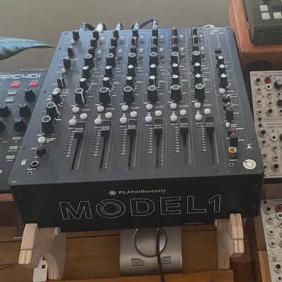 Allen & Heath Play Differently Model 1 6-Channel Analog Mixer 2016 - Present - Black image 6