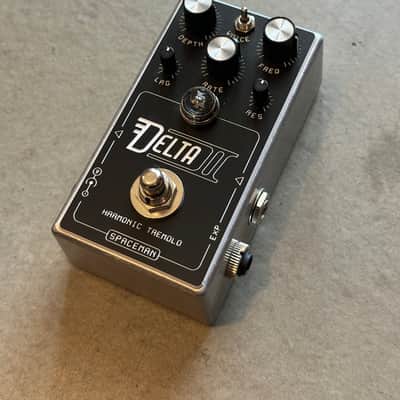 Spaceman Delta II Harmonic Tremolo Guitar Pedal image 1