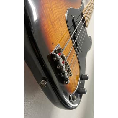 Fender USA Precision Bass 1979 in Sunburst with Hardcase Pre-Owned image 10