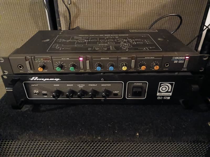 Boss DE-200 Digital Delay | Reverb