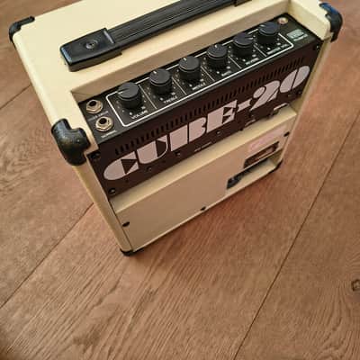Roland CUBE-20 First Generation 1978, Spring Reverb, Cream / White-blonde image 2