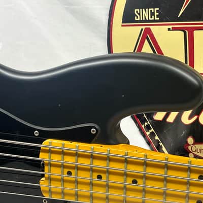 Fender Modern Player Jazz Bass V 5-String Electric Bass image 3