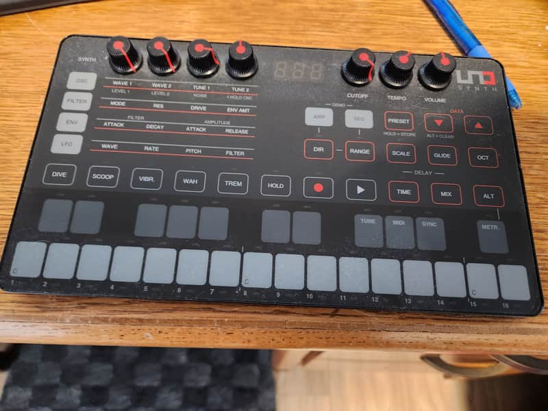 IK Multimedia UNO Analog Synth 2018 - Present - Black image 1