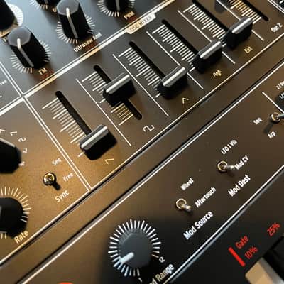 Arturia MiniBrute 2 Noir Edition image 5