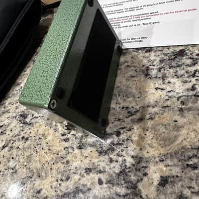 Shin's Music Pro Vibe DX Univibe With Foot Controller2019 Green Hammertone image 4