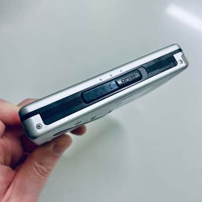 Sony EX677 Walkman Cassette Player, Excellent Silver ! Working ! image 3