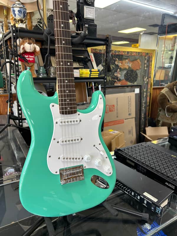 Squier FSR Bullet Stratocaster HT SSS 2020 - Sea Foam Green image 1