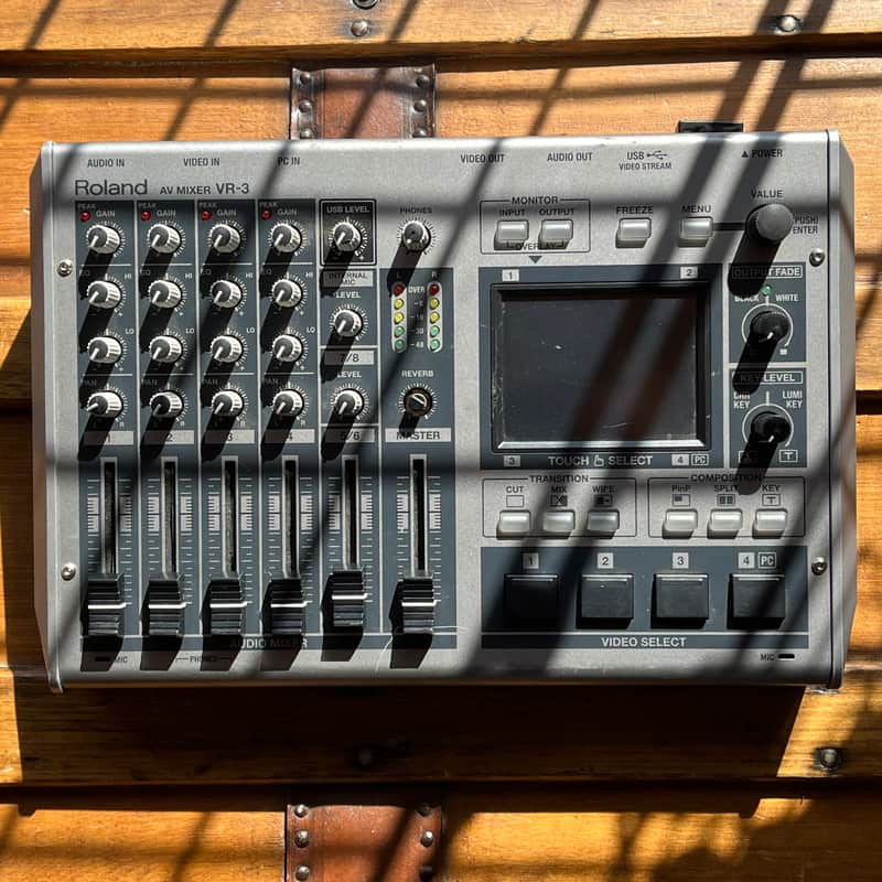 (16788) Roland VR-3 AV Mixer image 1