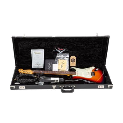 2009 Fender Custom Shop Custom Deluxe Stratocaster Electric Guitar, 3-Tone Sunburst, R4XXXX image 10