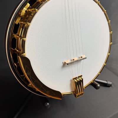 Gold Tone Mastertone™ OB-Grandee Flying Eagle Banjo Vintage Sunburst w/ Case image 3