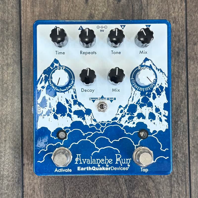 EarthQuaker Devices Avalanche Run Stereo Reverb & Delay with Tap Tempo