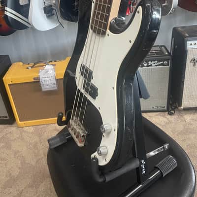 USED - FENDER STARCASTER PBass Black/White Guard image 4