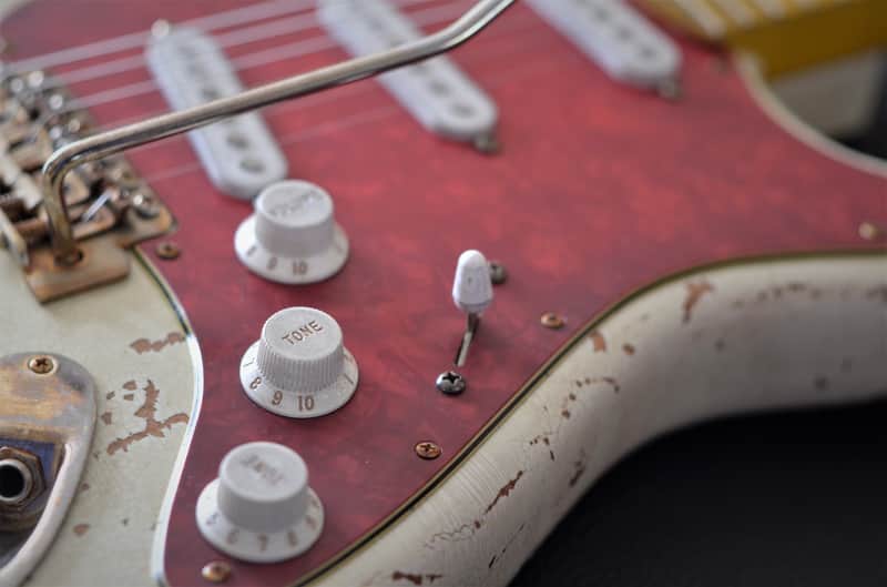 Fender Stratocaster Custom American Performer Heavy Relic Nitro Vintage White image 1