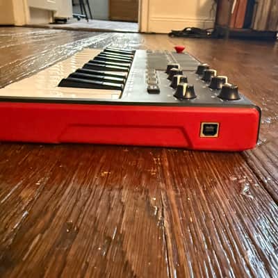 Akai MPK Mini MKII 25-Key MIDI Controller image 3