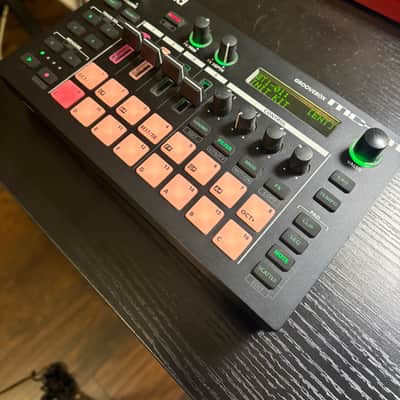 Roland MC-101 Groovebox 2019 - Present - Black image 3