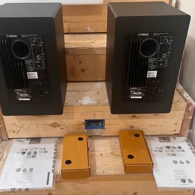 Yamaha HS8 Powered Studio Monitor (Pair) - Mint Condition image 2