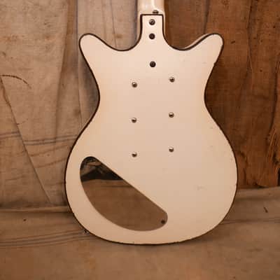Danelectro  Deluxe Triple Shorthorn DC-3 6038 1959 White image 8