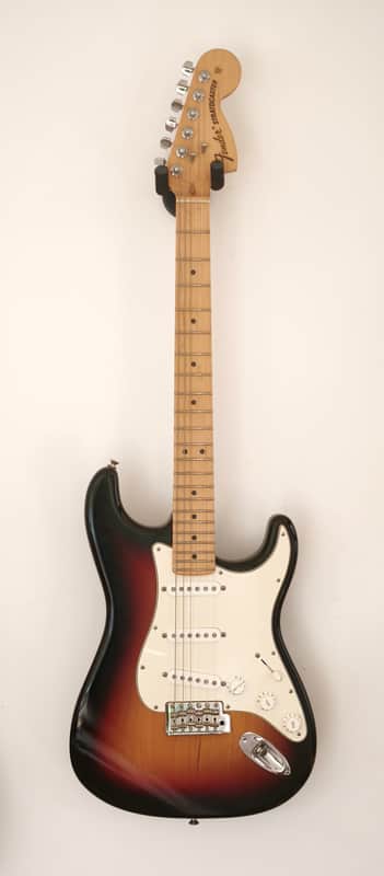 Fender Highway One Stratocaster with Maple Fretboard 2006 - 3-Color Sunburst, USA image 1