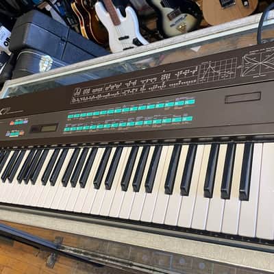 Yamaha DX7 Programmable Algorithm Synthesizer 1983 - 1987 - Black