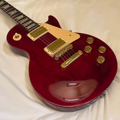 2006 Gibson Les Paul Studio with Gold Hardware - Wine Red Gloss - Free Pro Setup image 4