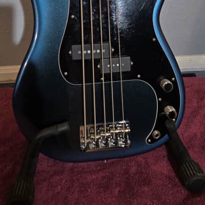 Fender American Professional II Precision Bass V with Maple Fretboard 2020 - Present - Dark Night image 2