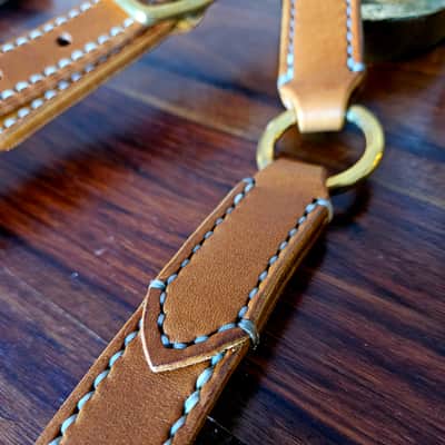 "Frodo" - Elegant hand stitched leather guitar strap with decorative ring image 6