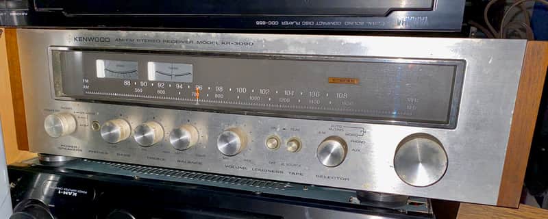 Kenwood KR-3090 Stereo Receiver 26 Watts Per Channel image 1